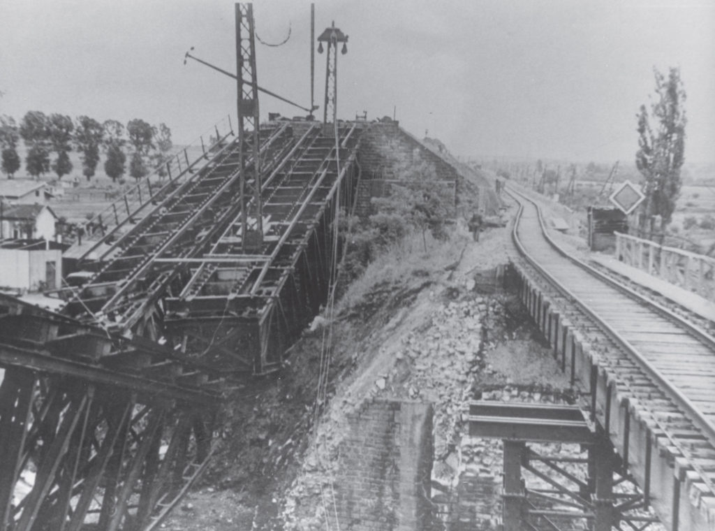 Pont du chemin de fer détruit, 1944